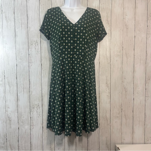Kaileigh Daisy Print Swing Dress Small/Medium - Picture 1 of 5